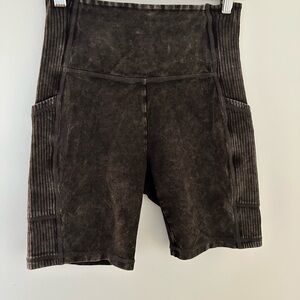 Offline by Aerie High-Waist Ribbed Side Pocket Bike Shorts - Washed Black
